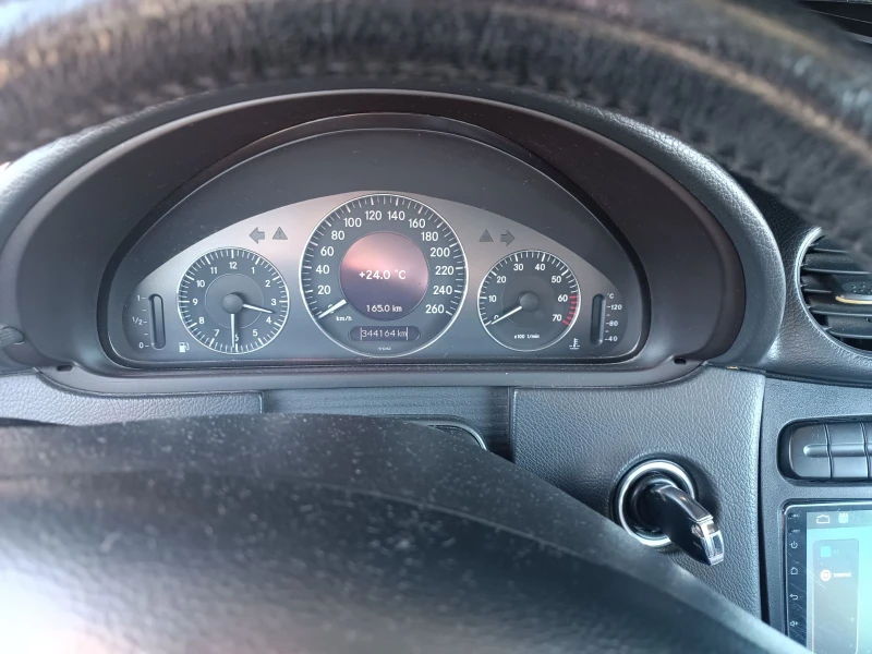 Mercedes-Benz CLK 320, снимка 7 - Автомобили и джипове - 52237505