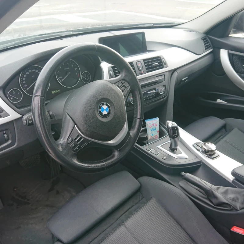 BMW 320 X drive, снимка 8 - Автомобили и джипове - 52954653