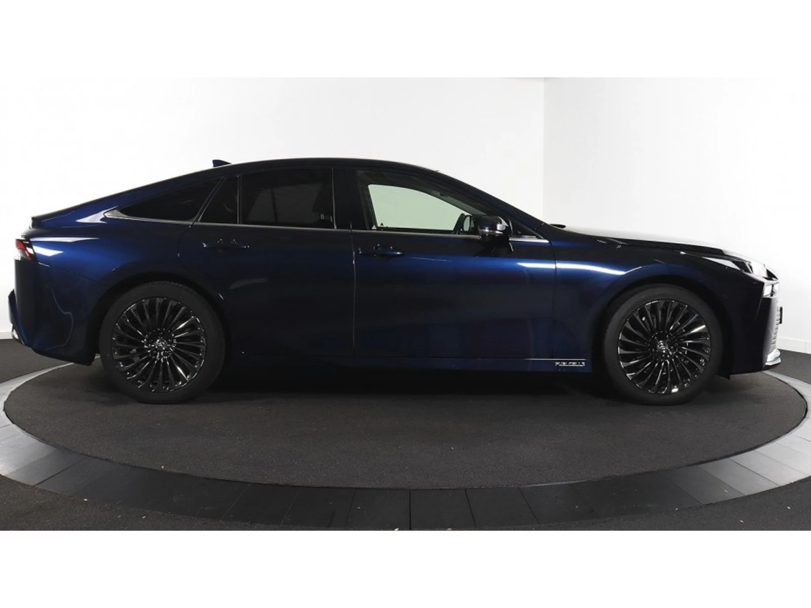 Toyota Mirai Hydrogen - изображение 4