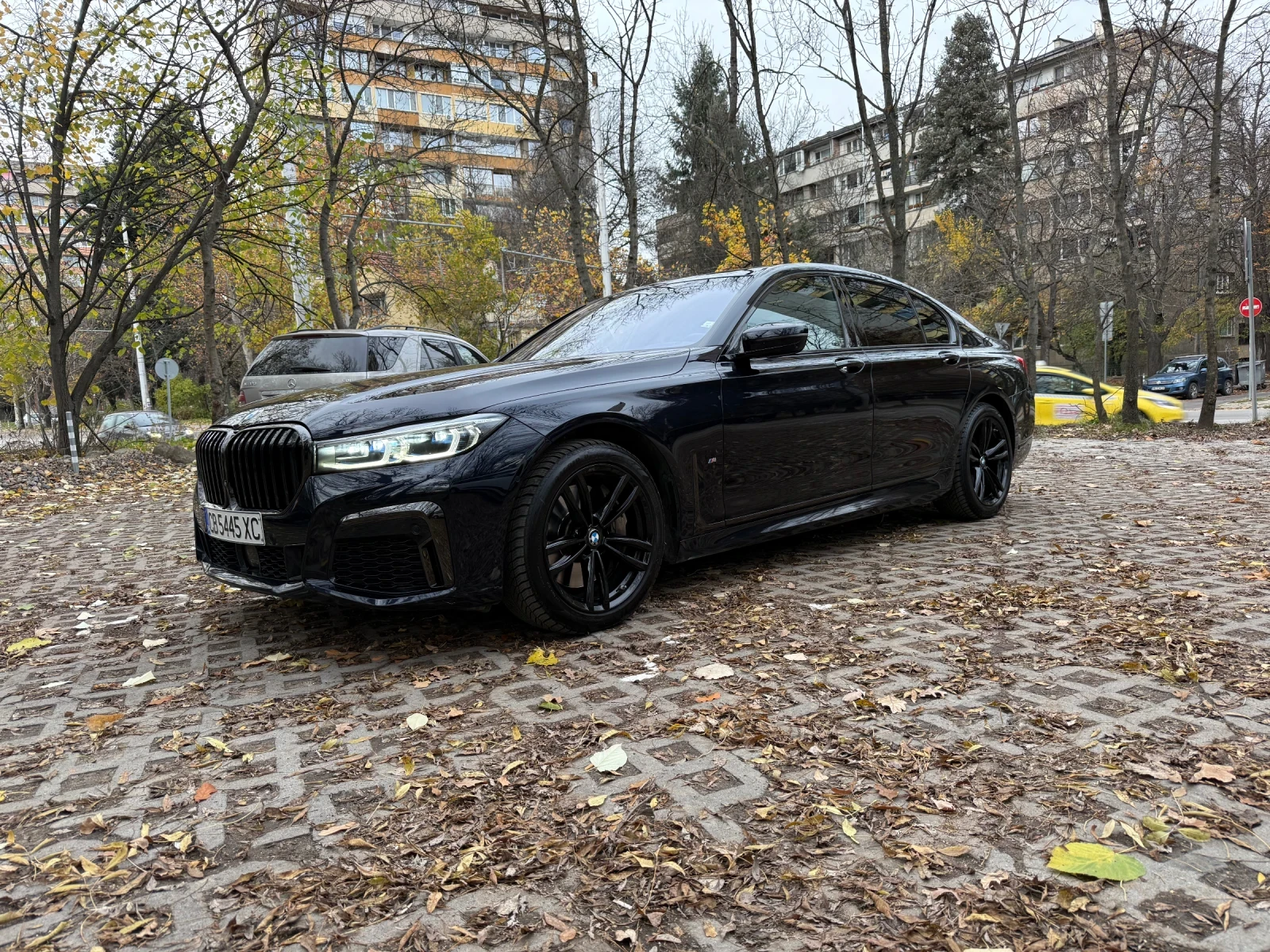BMW 740 ГАРАНЦИОНЕН АВТОМОБИЛ, M-pack, x-drive - изображение 9