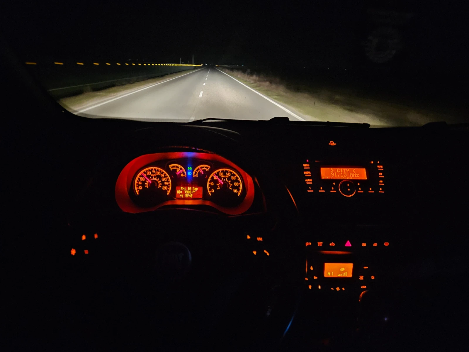 Fiat Doblo Fiat Doblo 1.4i-95кс. + Нова ГАЗ- BRC, снимка 17 - Автомобили и джипове - 53866114