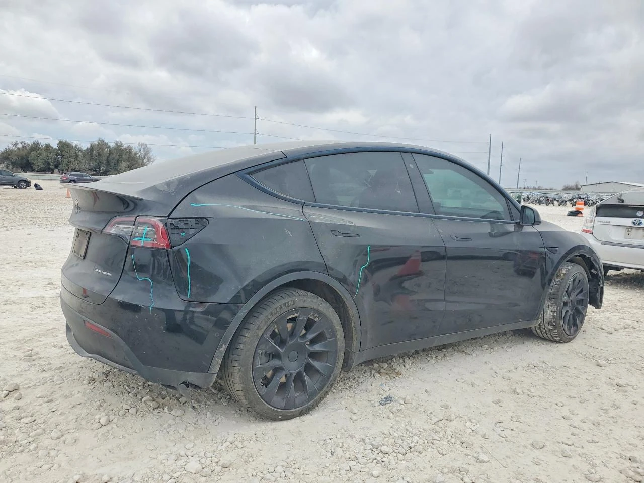Tesla Model Y DUAL MOTOR LONG RANGE AWD, снимка 3 - Автомобили и джипове - 53910545