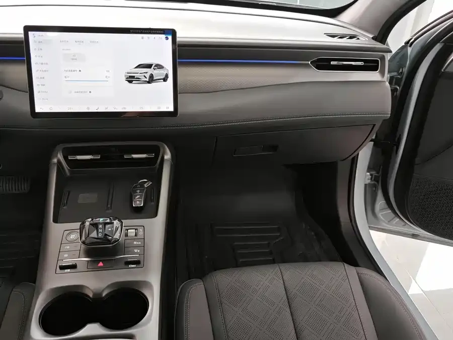 BYD Qin Plus EV FWD 57.6KWH | Mobile.bg � ����������� 14