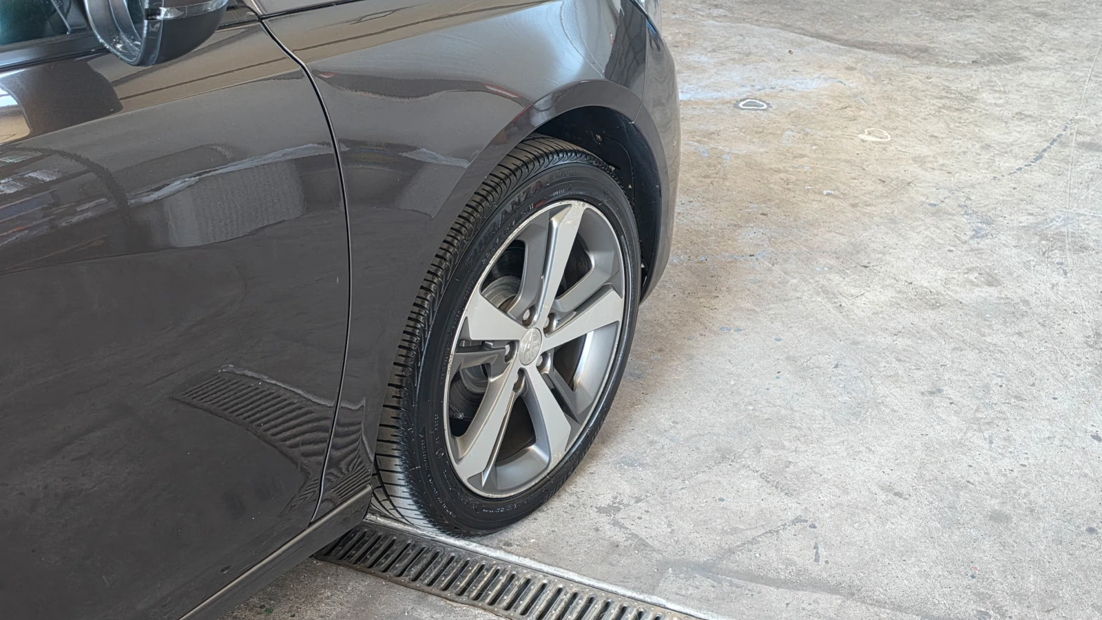 Peugeot 308 1.6* HDI* LED* Камера, снимка 16 - Автомобили и джипове - 54477035