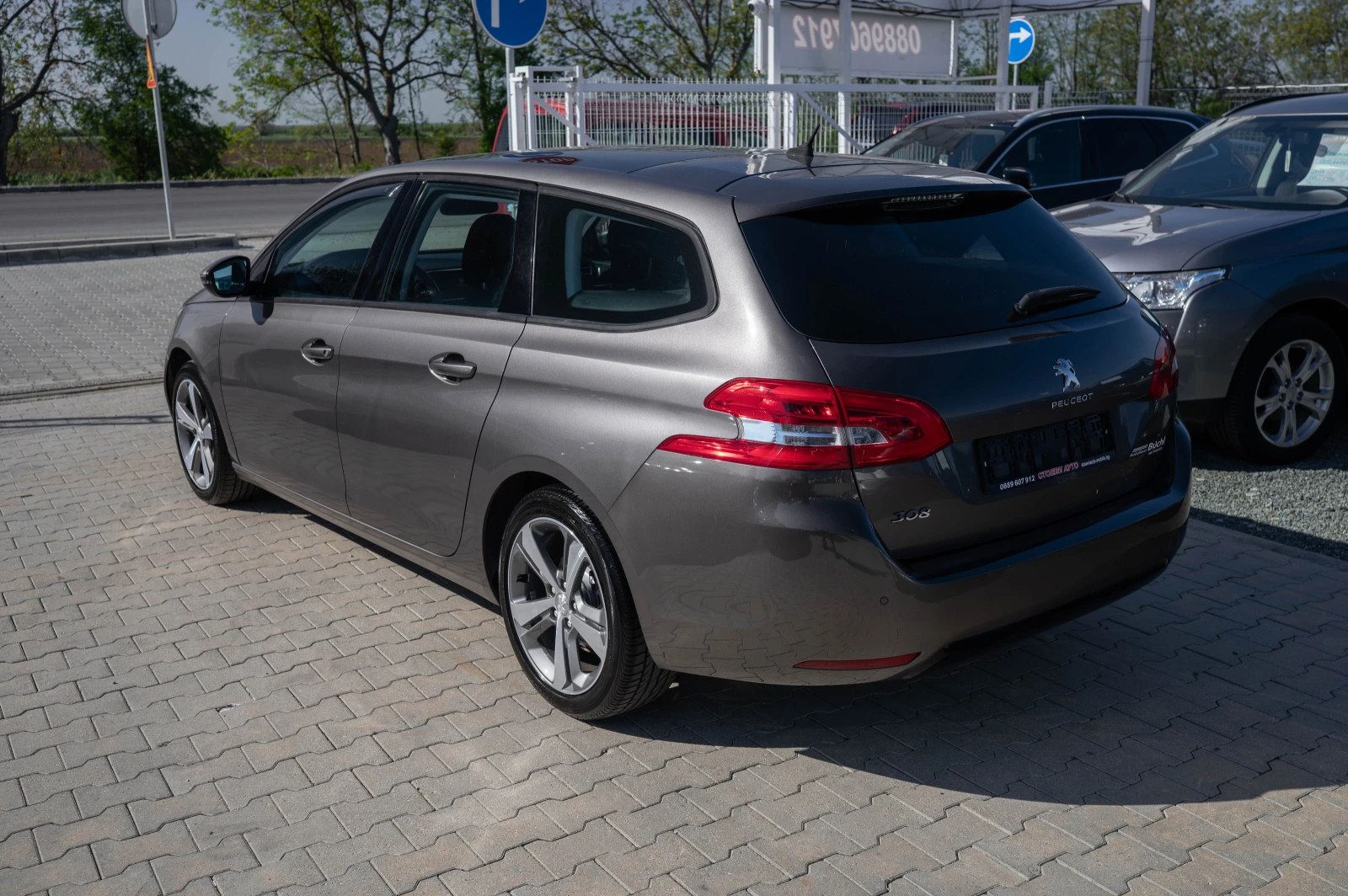Peugeot 308 1.6* HDI* LED* Камера, снимка 7 - Автомобили и джипове - 54477035