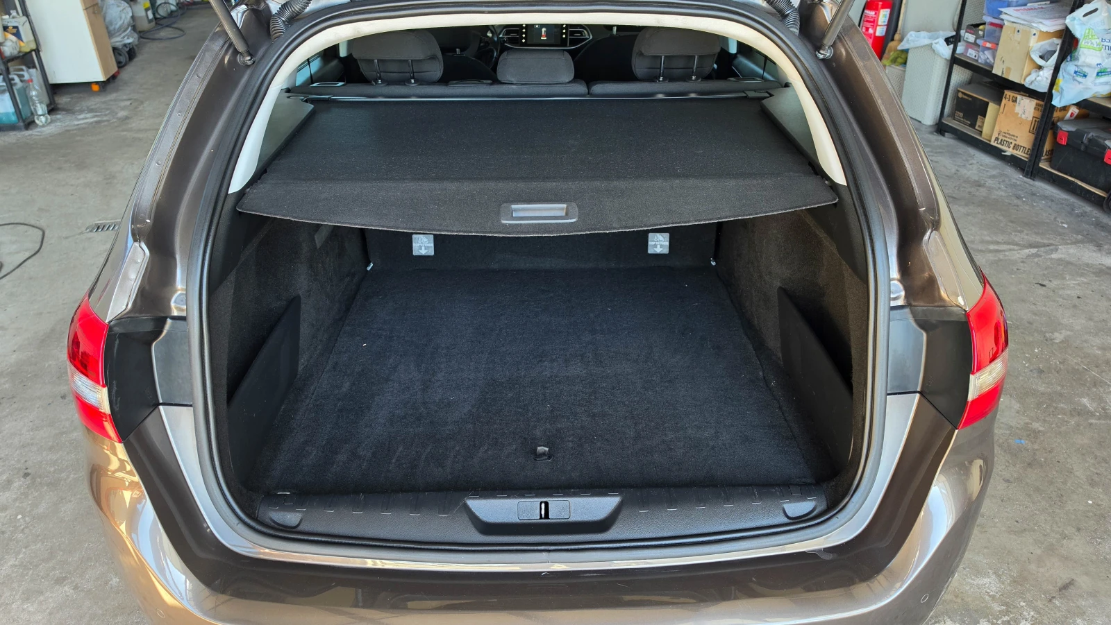 Peugeot 308 1.6* HDI* LED* Камера, снимка 14 - Автомобили и джипове - 54477035