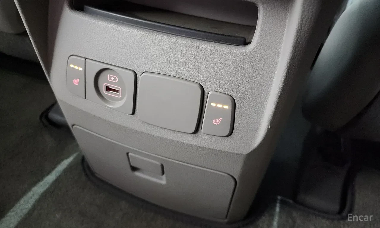 Kia Carnival 9-seater Limousine, снимка 15 - Автомобили и джипове - 54613735
