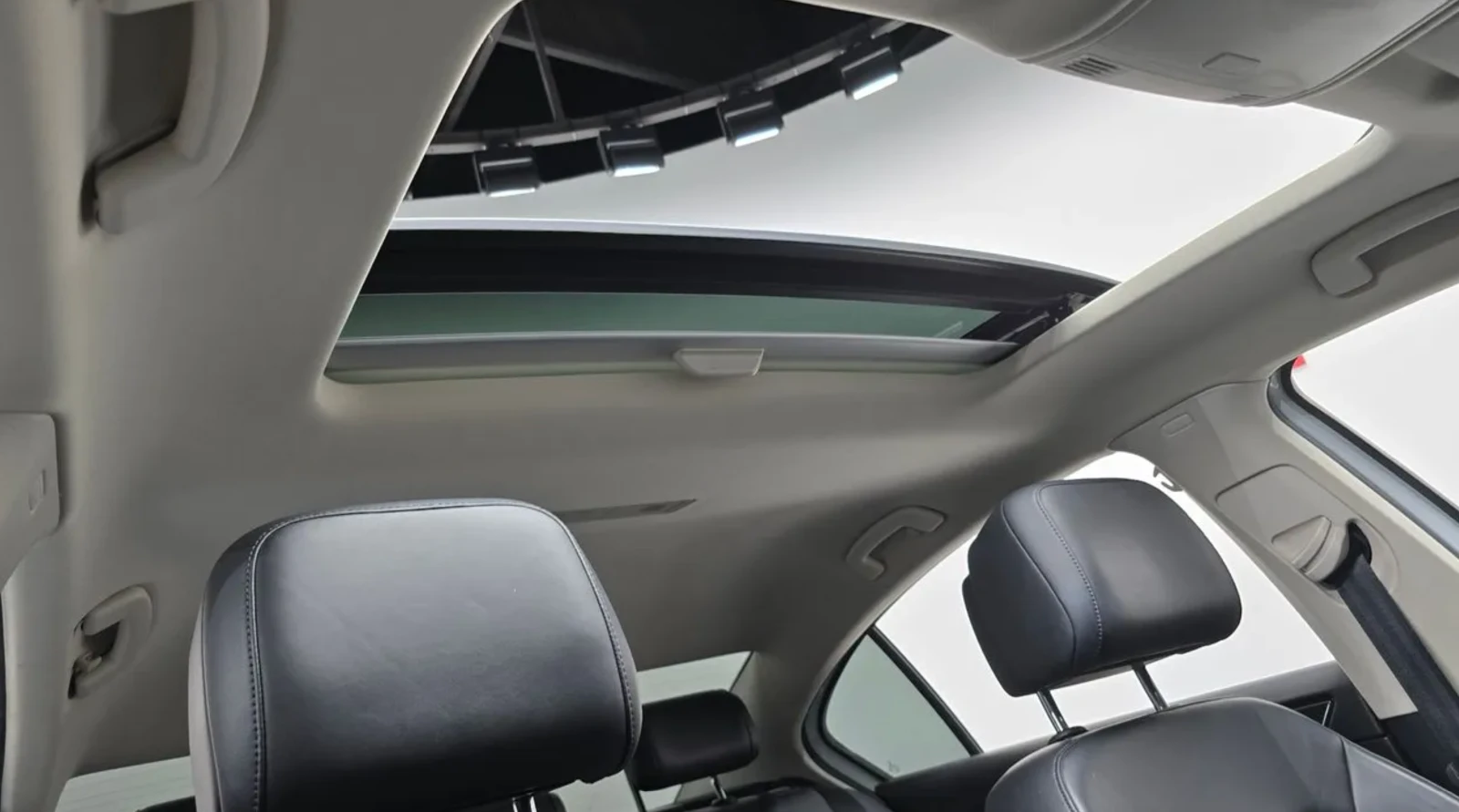 VW Passat GT TDI / DISTRONIC / DIGITAL / ШИБЕДАХ / DSG , снимка 16 - Автомобили и джипове - 54619161