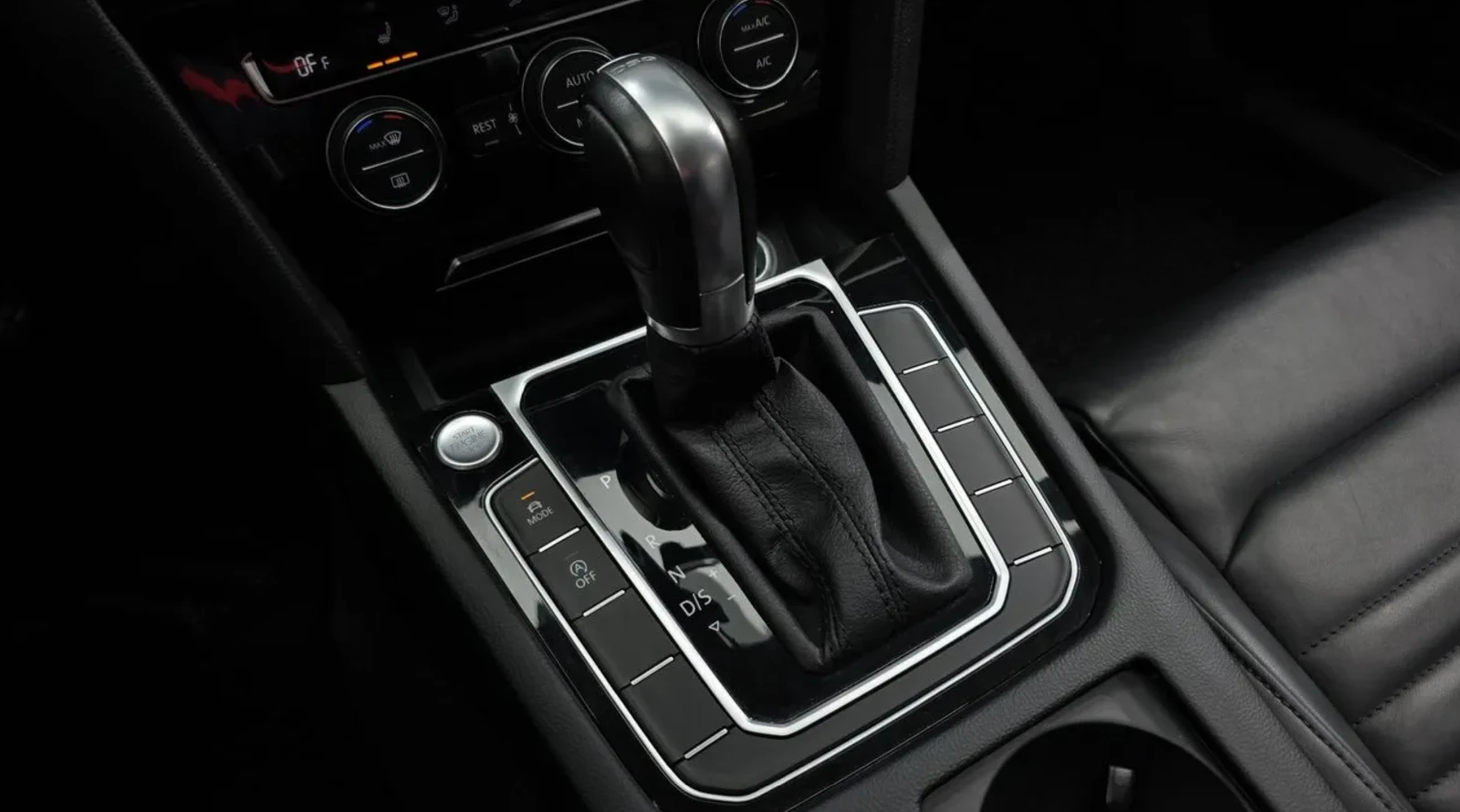 VW Passat GT TDI / DISTRONIC / DIGITAL / ШИБЕДАХ / DSG , снимка 9 - Автомобили и джипове - 54619161