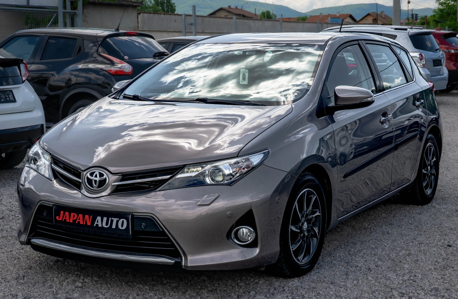 Toyota Auris 2.0 D-4D СУПЕР СЪСТОЯНИЕ! С ГАРАНЦИЯ! 