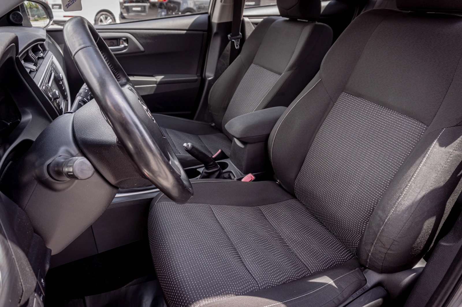 Toyota Auris 2.0 D-4D СУПЕР СЪСТОЯНИЕ! С ГАРАНЦИЯ! , снимка 11 - Автомобили и джипове - 54635128