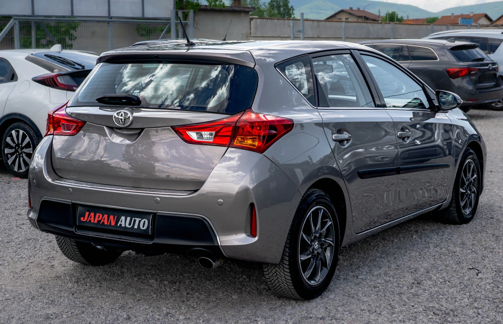Toyota Auris 2.0 D-4D СУПЕР СЪСТОЯНИЕ! С ГАРАНЦИЯ! , снимка 4 - Автомобили и джипове - 54635128