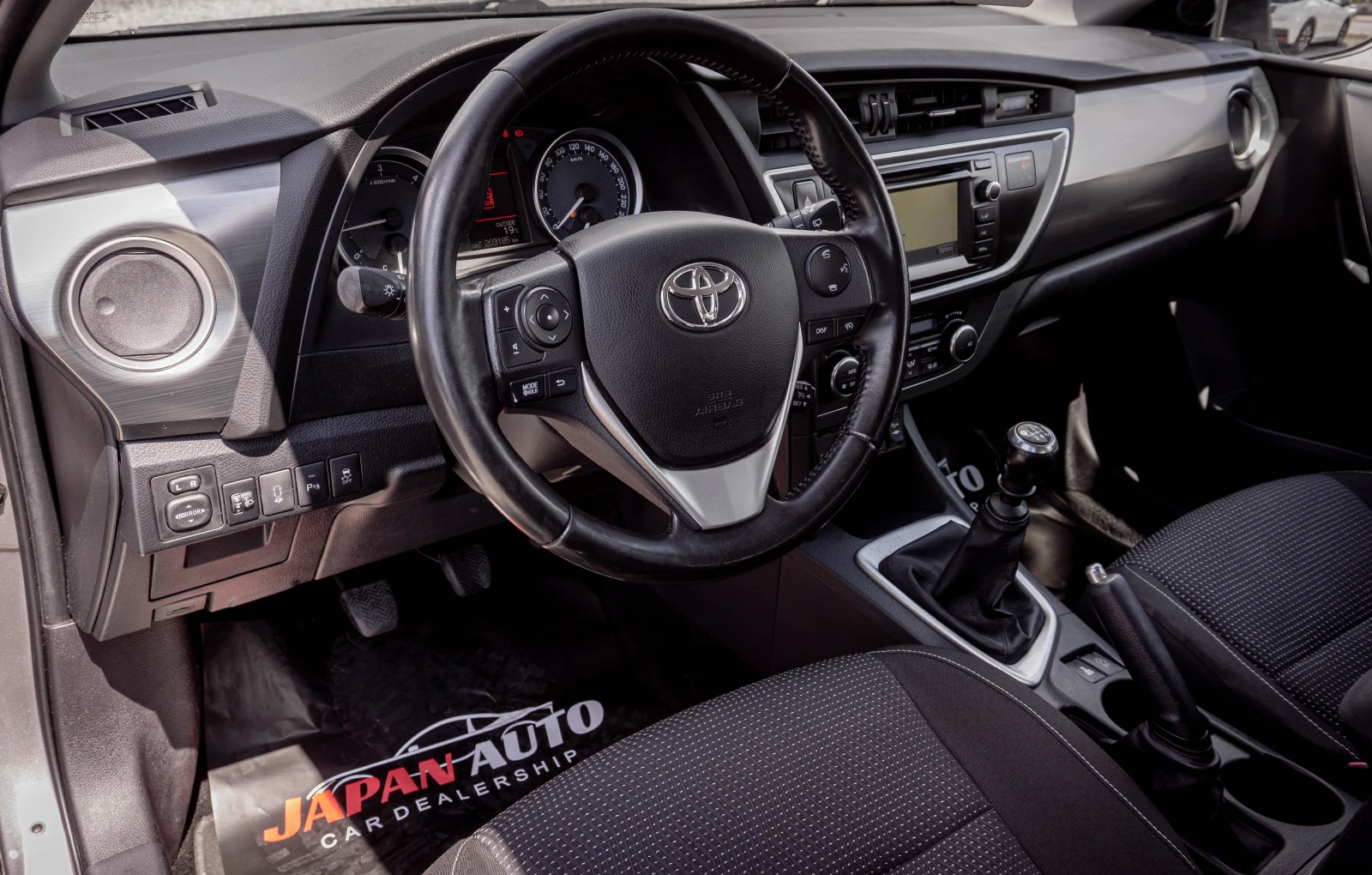 Toyota Auris 2.0 D-4D СУПЕР СЪСТОЯНИЕ! С ГАРАНЦИЯ! , снимка 7 - Автомобили и джипове - 54635128