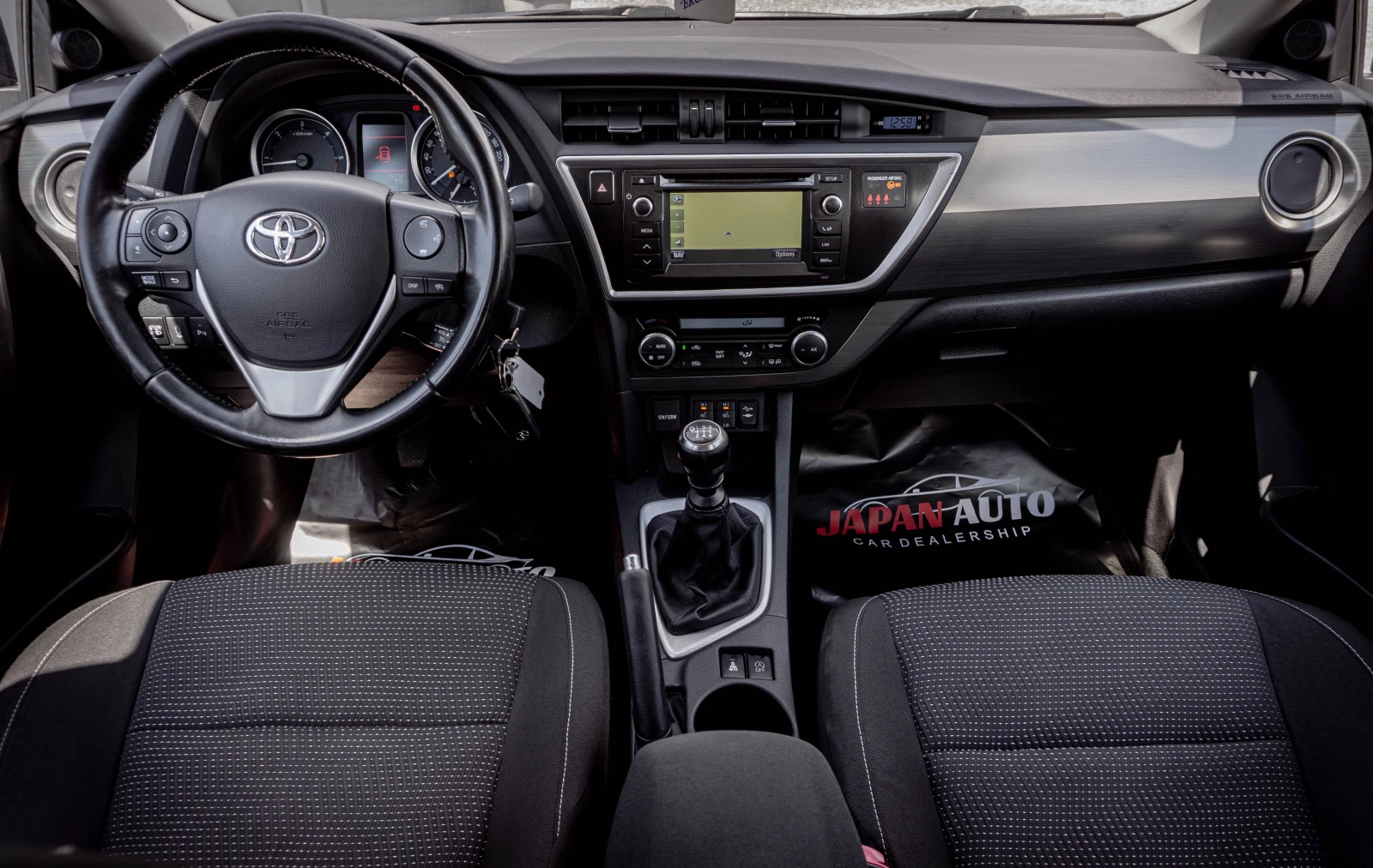 Toyota Auris 2.0 D-4D СУПЕР СЪСТОЯНИЕ! С ГАРАНЦИЯ! , снимка 8 - Автомобили и джипове - 54635128
