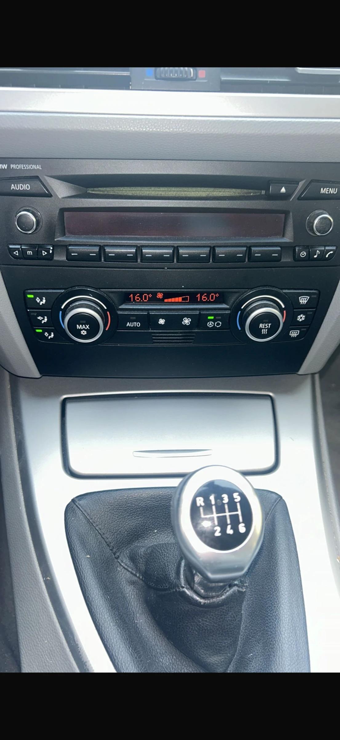 BMW 320 d 163k.s Ксенон кожа , снимка 7 - Автомобили и джипове - 54655168