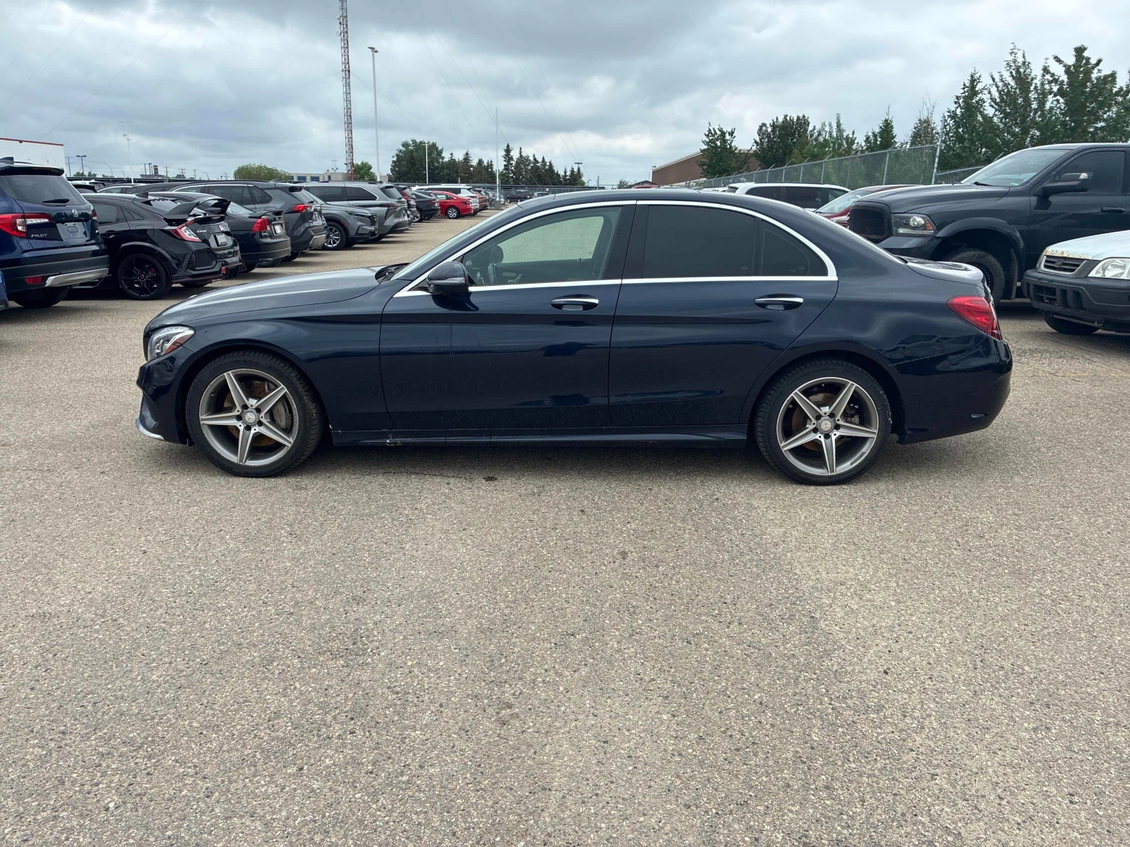 Mercedes-Benz C 300 * * CARFAX * * АВТО КРЕДИТ * * , снимка 3 - Автомобили и джипове - 54874372