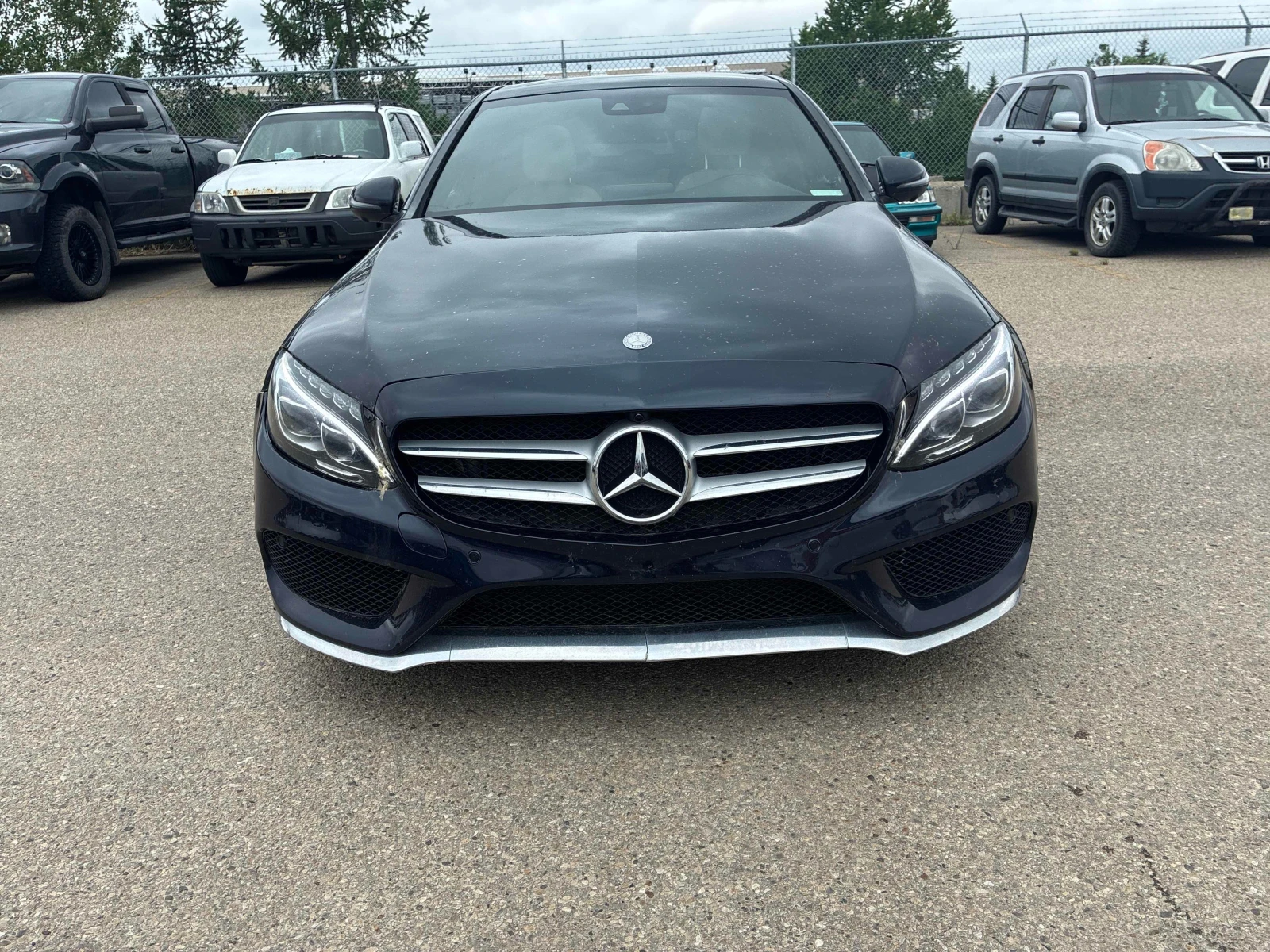 Mercedes-Benz C 300 * * CARFAX * * АВТО КРЕДИТ * * , снимка 2 - Автомобили и джипове - 54874372