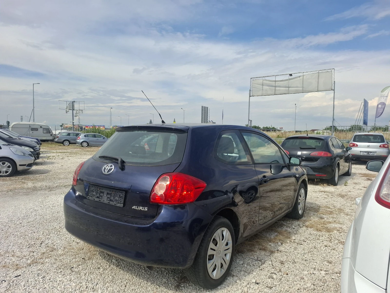 Toyota Auris 1.6 Бензин, снимка 4 - Автомобили и джипове - 55012944