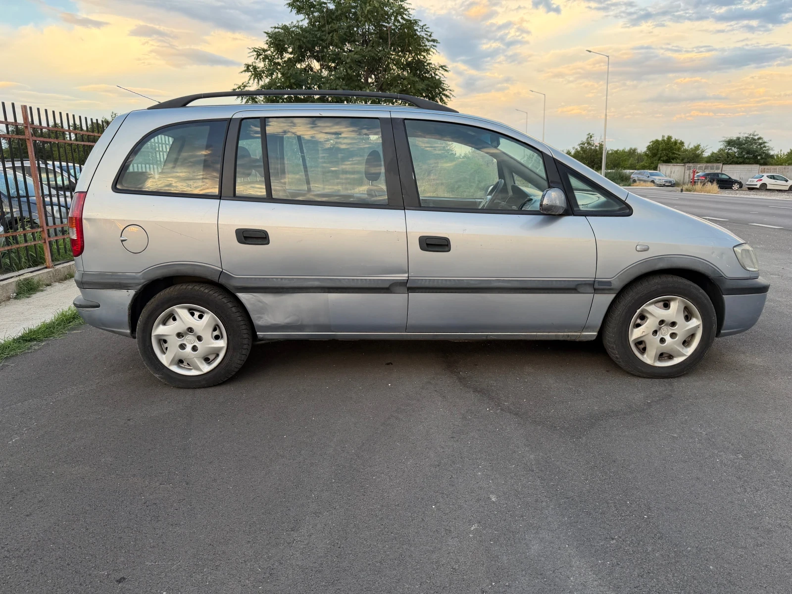Opel Zafira 2.0d 6+ 1 100к.с. Клима, снимка 2 - Автомобили и джипове - 55273099