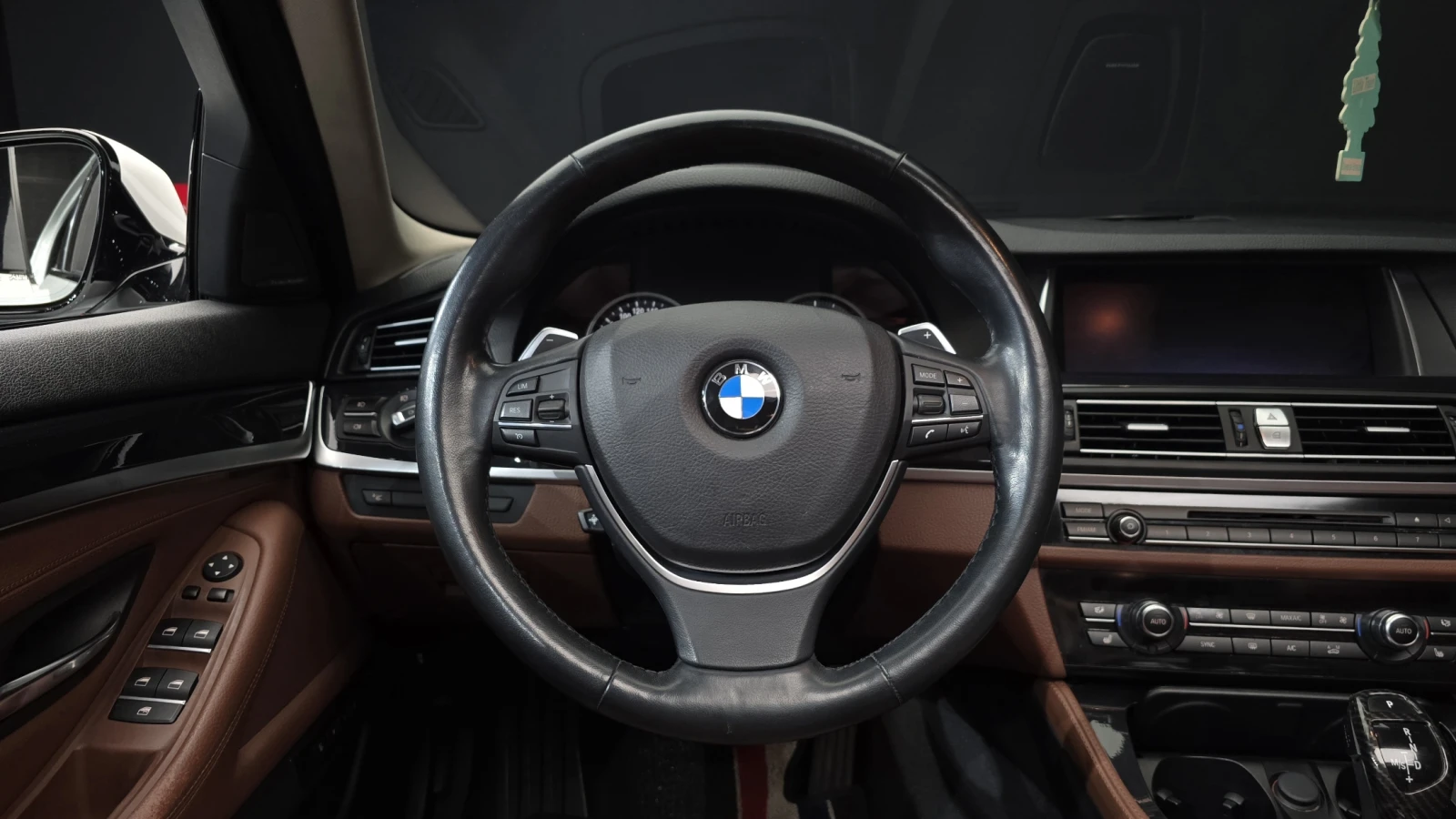 BMW 530 D X Drive M Aerodynamic, снимка 8 - Автомобили и джипове - 55446549