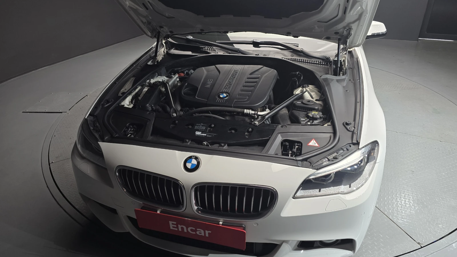 BMW 530 D X Drive M Aerodynamic, снимка 17 - Автомобили и джипове - 55446549