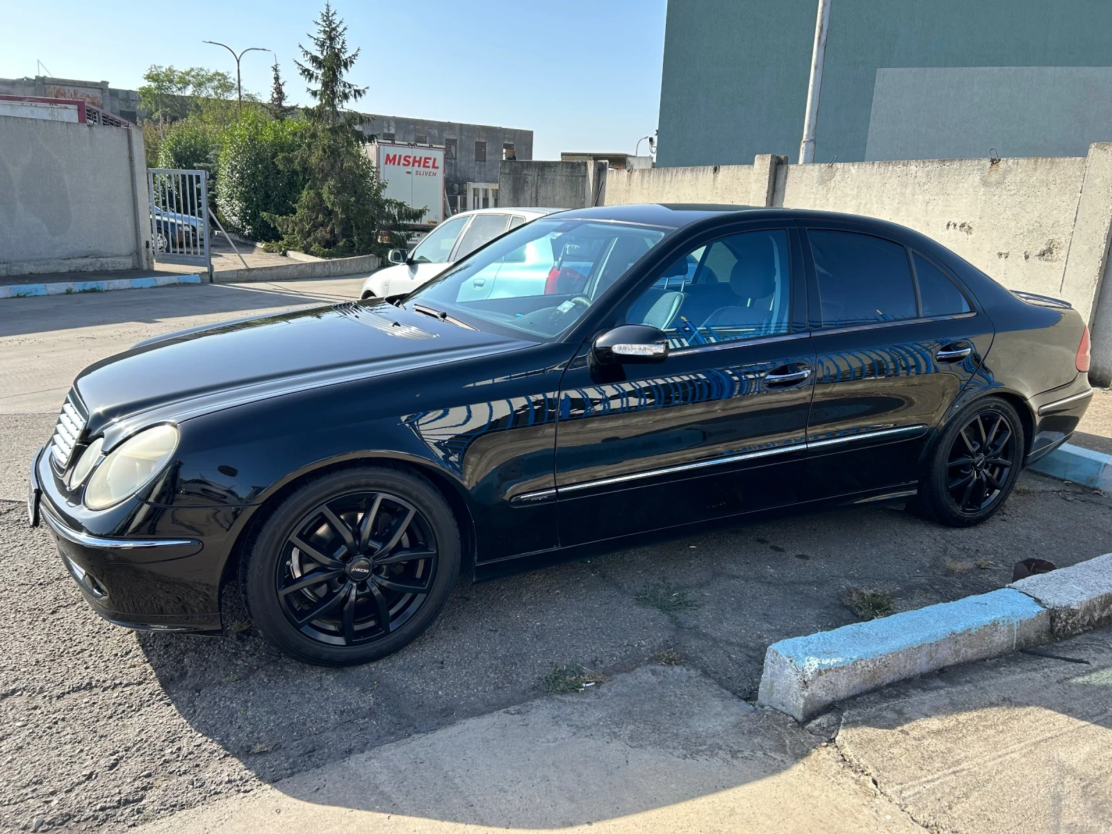 Mercedes-Benz E 320, снимка 4 - Автомобили и джипове - 56116549