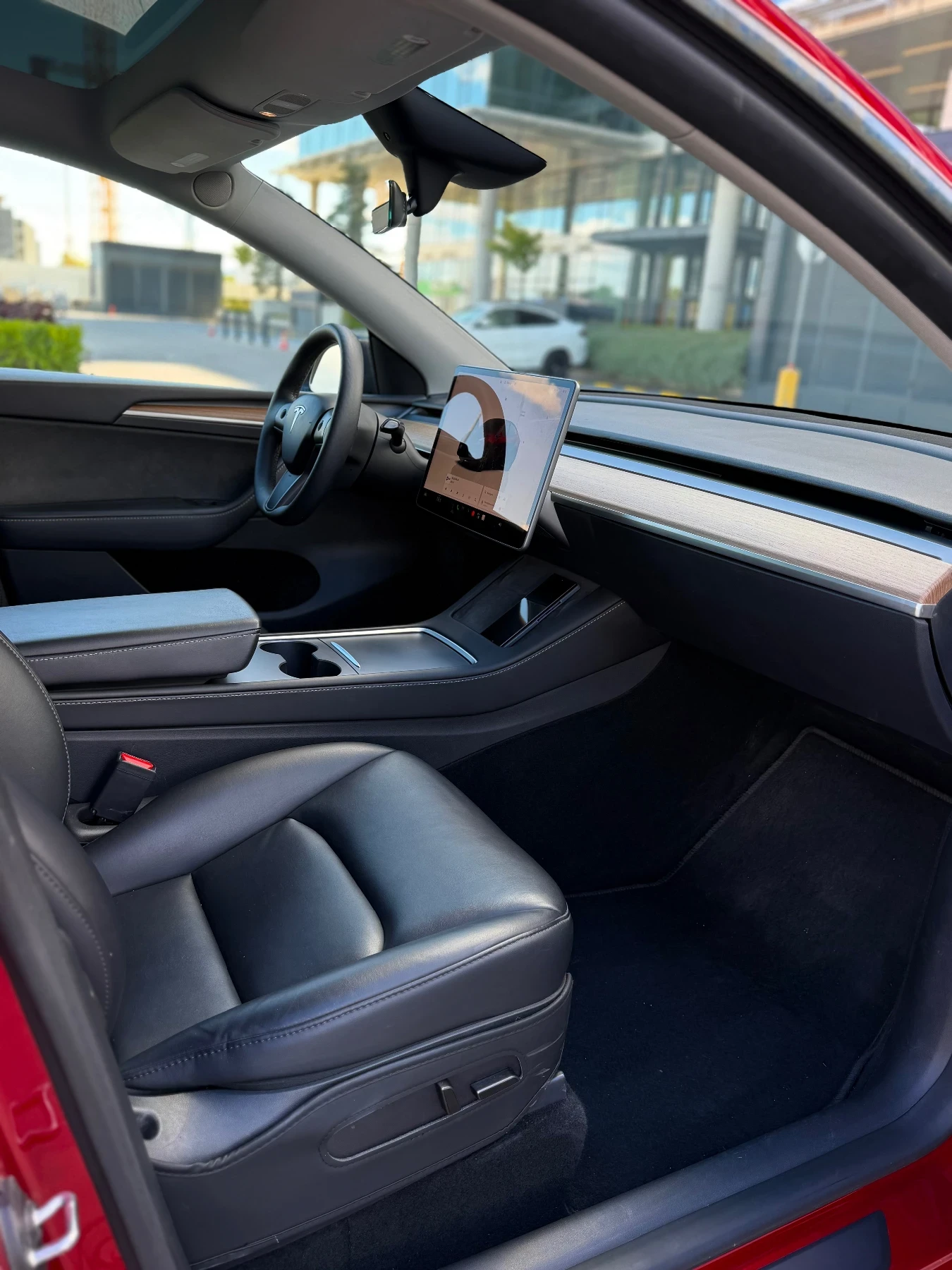 Tesla Model Y 2024 / FSD 4 / Гаранция / 60000хил км, снимка 15 - Автомобили и джипове - 56175687