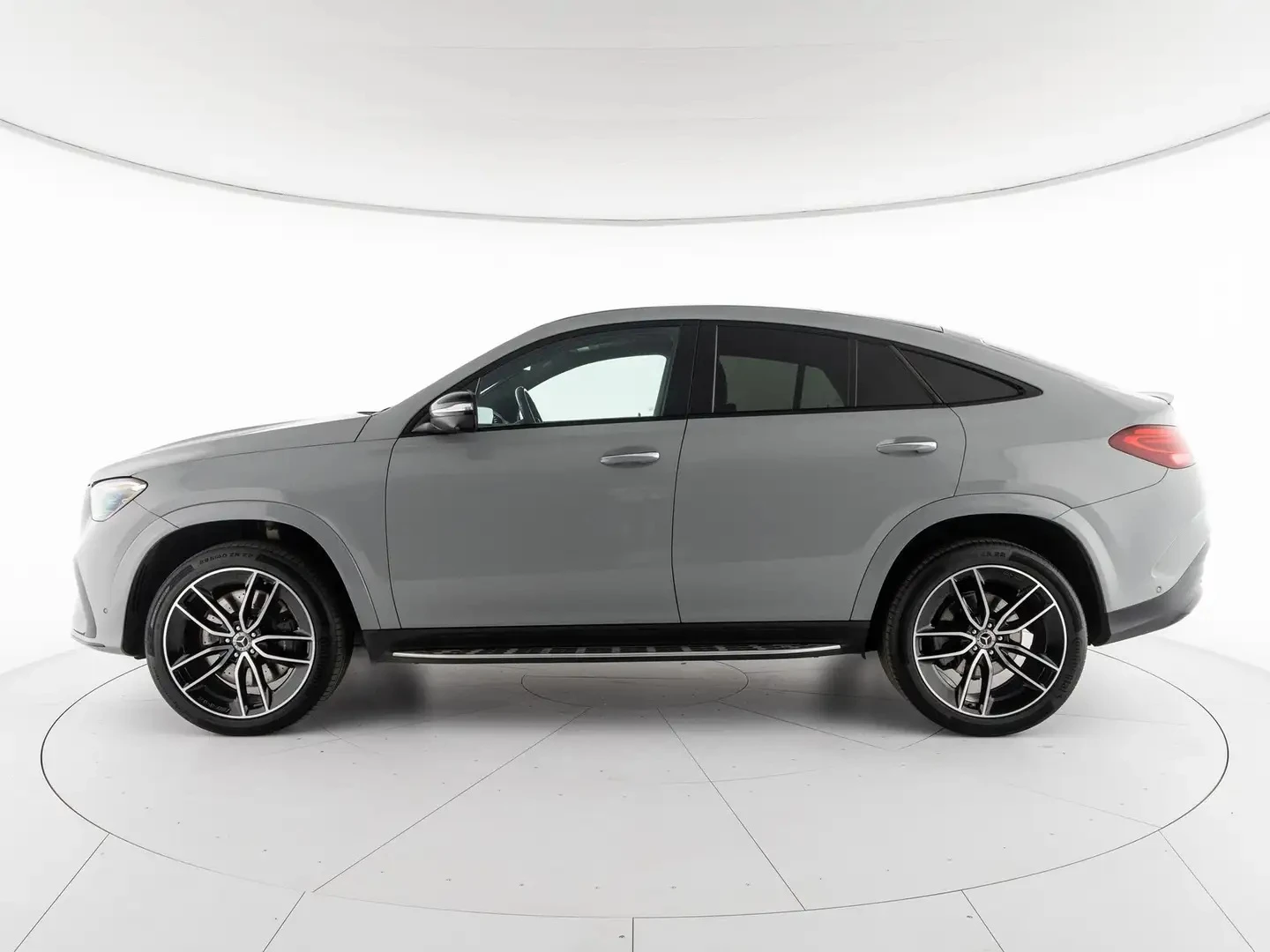 Mercedes-Benz GLE 450 d 4MATIC AMG-Line, снимка 2 - Автомобили и джипове - 56297757