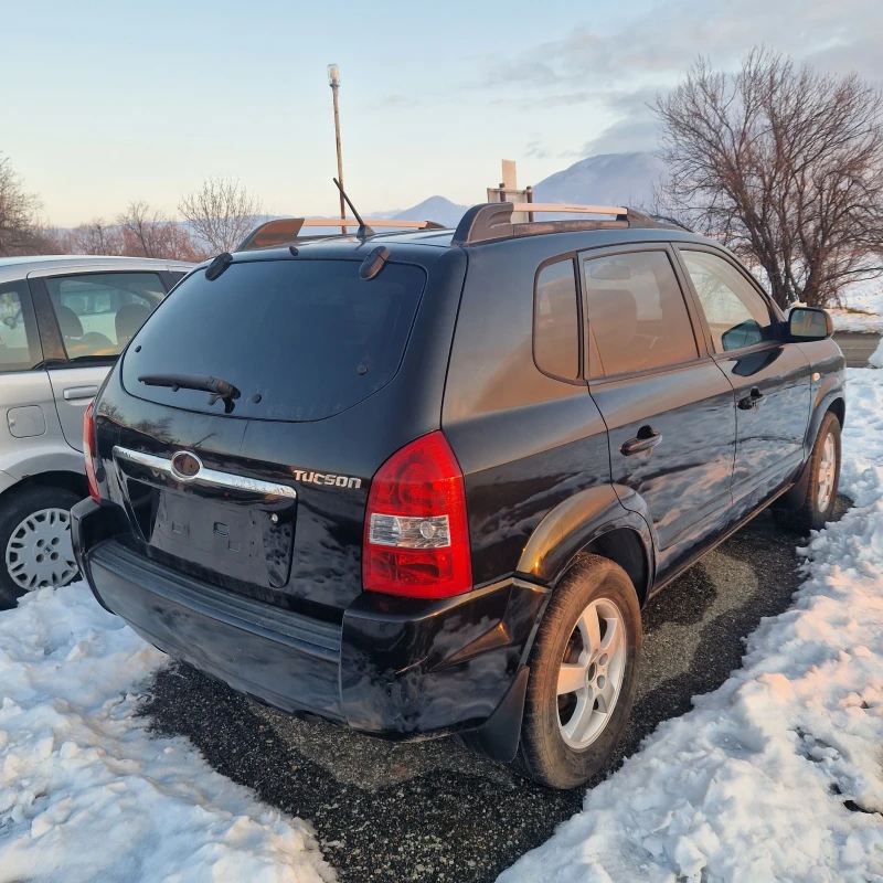 Hyundai Tucson 2.0, снимка 4 - Автомобили и джипове - 48708264