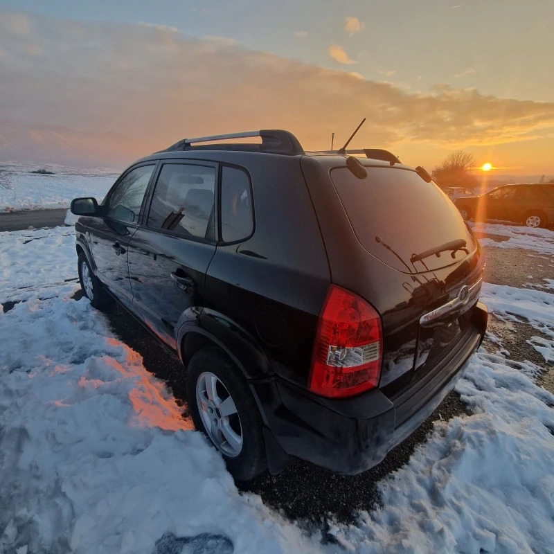 Hyundai Tucson 2.0, снимка 5 - Автомобили и джипове - 48708264