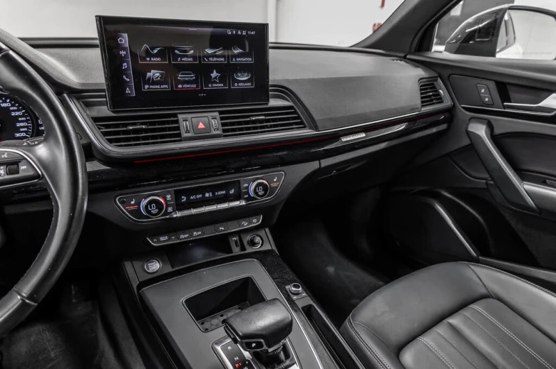 Audi Q5 Komfort* 45TFSI* АвтоКредит* (ЦЕНА ДО БГ), снимка 12 - Автомобили и джипове - 53375293