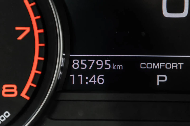 Audi Q5 Komfort* 45TFSI* АвтоКредит* (ЦЕНА ДО БГ), снимка 10 - Автомобили и джипове - 53375293