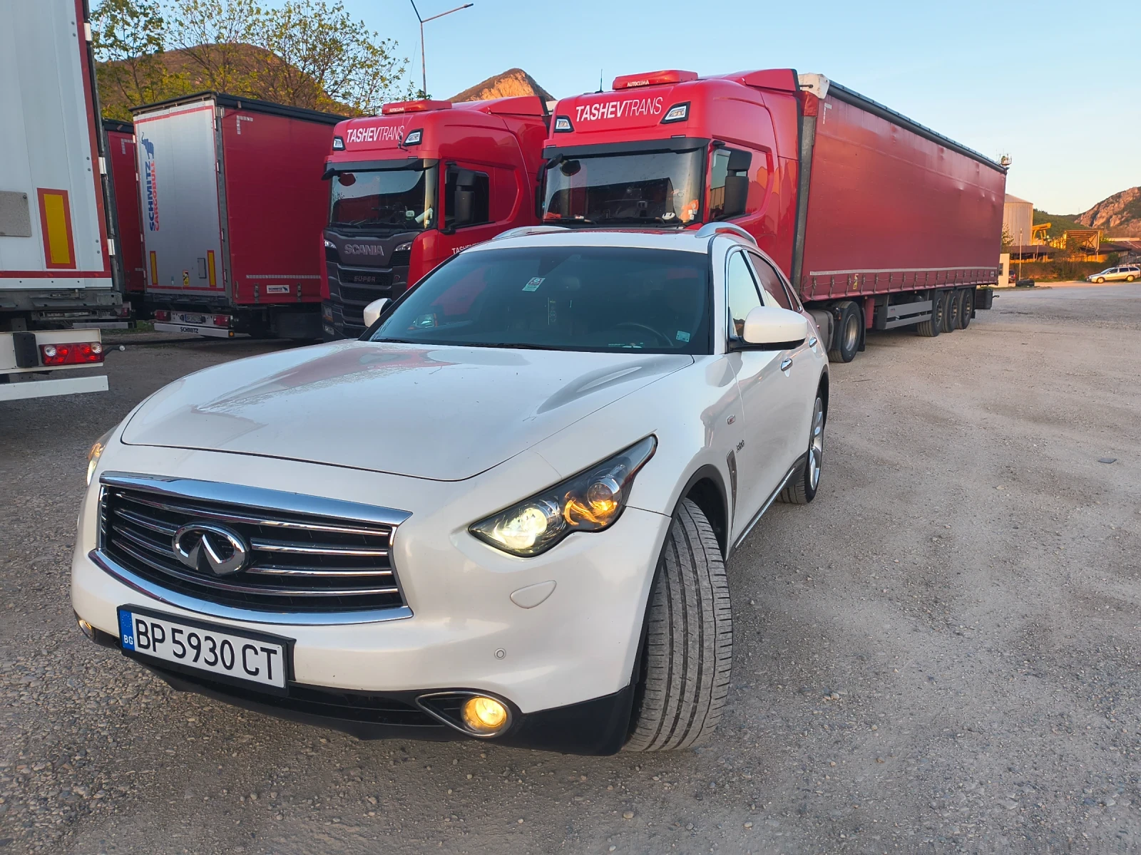Infiniti QX70