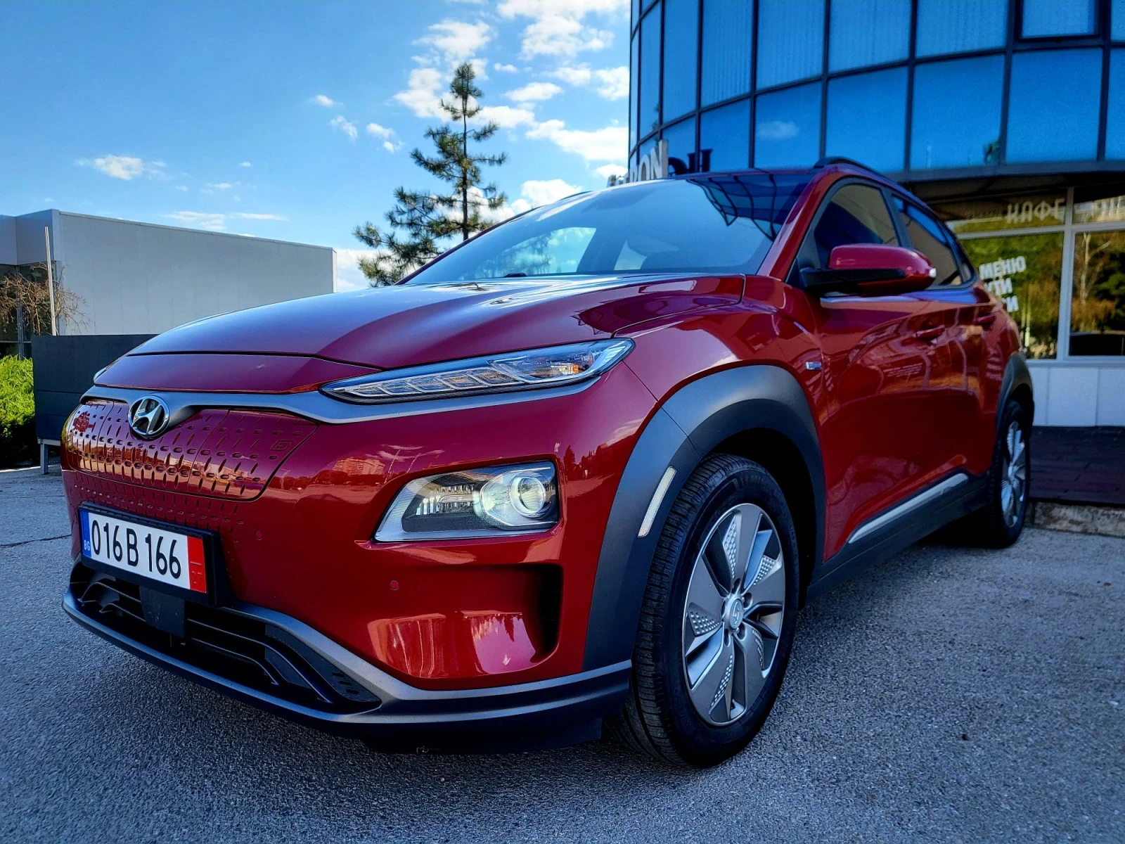 Hyundai Kona 64 KW, снимка 2 - Автомобили и джипове - 56075598