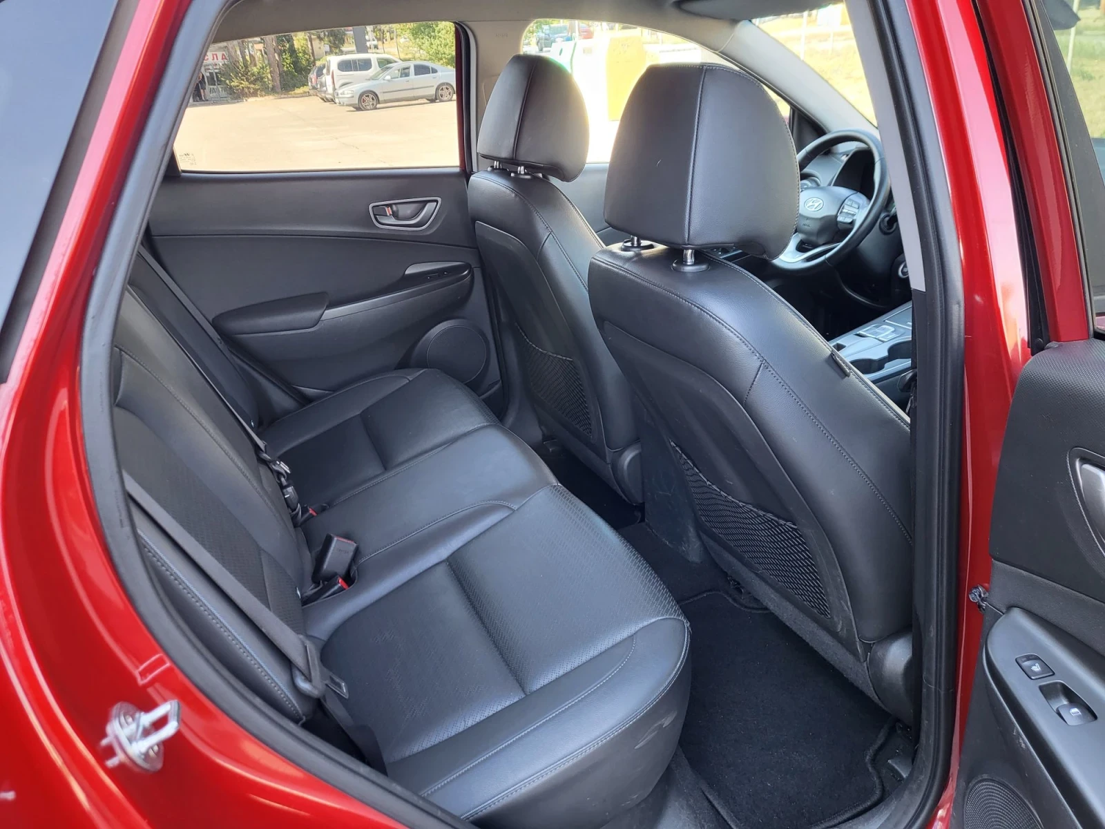 Hyundai Kona 64 KW, снимка 12 - Автомобили и джипове - 56075598