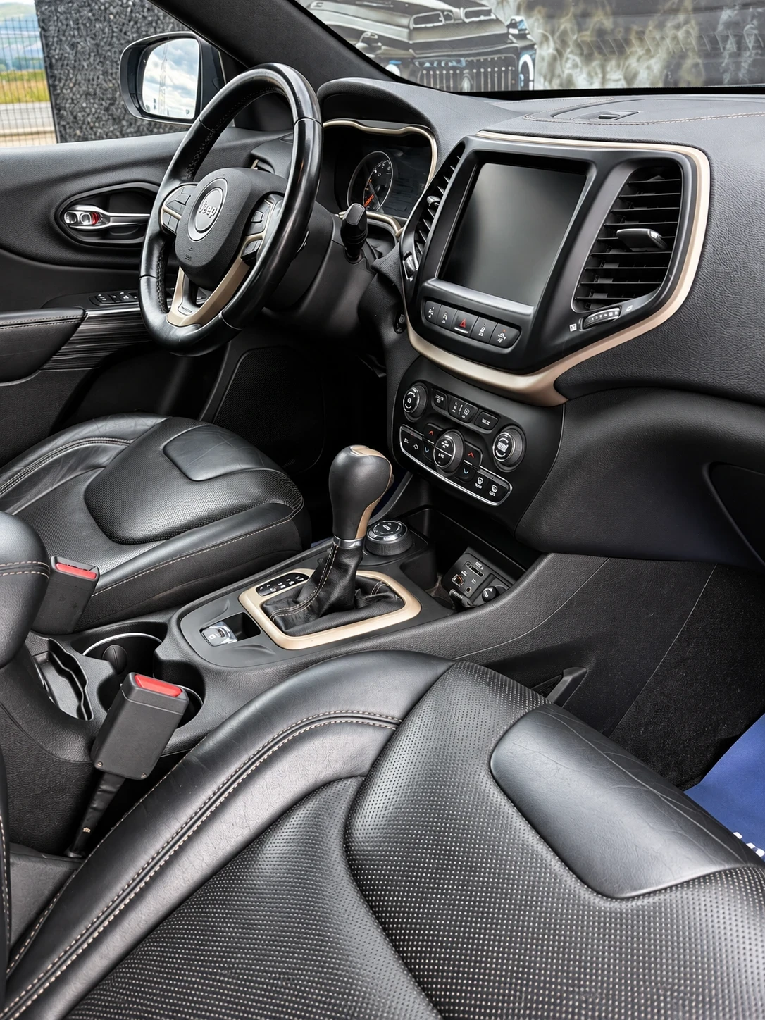 Jeep Cherokee 2.2M-JET| NIGHT EAGLE| 4WD| TOP| СОБСТВЕН ЛИЗИНГ, снимка 10 - Автомобили и джипове - 56311646
