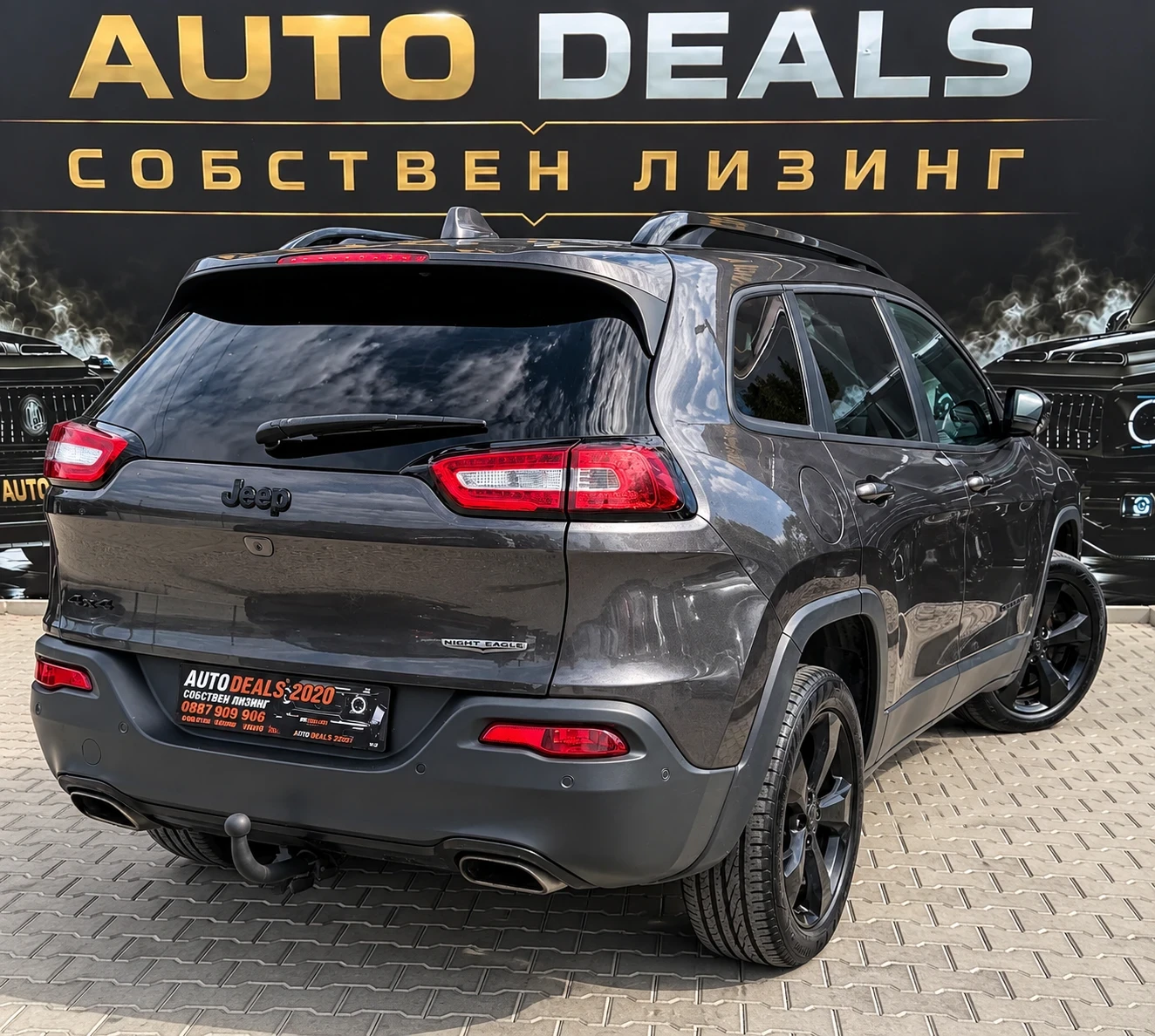 Jeep Cherokee 2.2M-JET| NIGHT EAGLE| 4WD| TOP| СОБСТВЕН ЛИЗИНГ, снимка 4 - Автомобили и джипове - 56311646