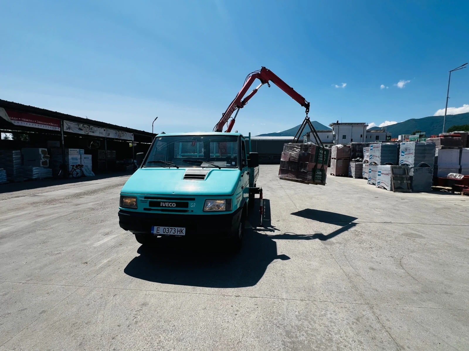 Iveco 3510 Самосвал с кран - изображение 4