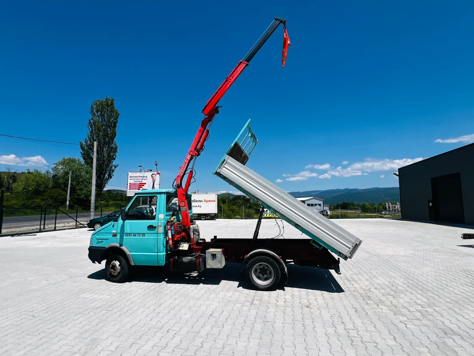 Iveco 3510 Самосвал с кран - изображение 8