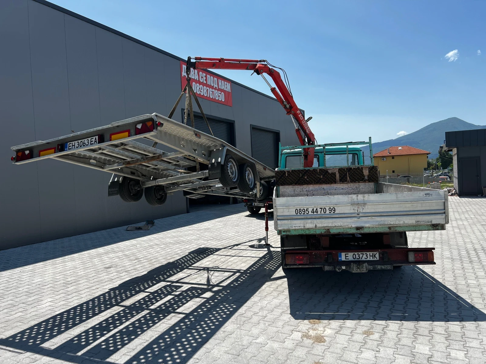 Iveco 3510 Самосвал с кран - изображение 10