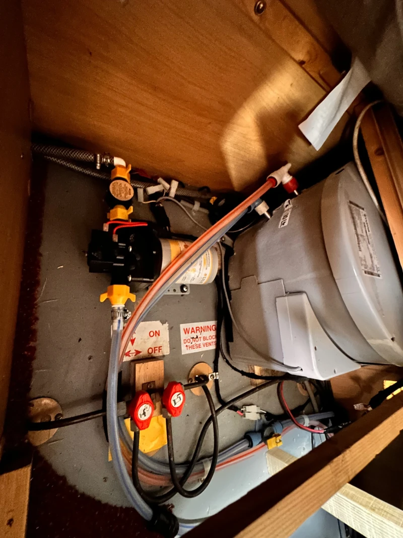 Каравана ABI LUNAR Solaris , снимка 11 - Каравани и кемпери - 51849208