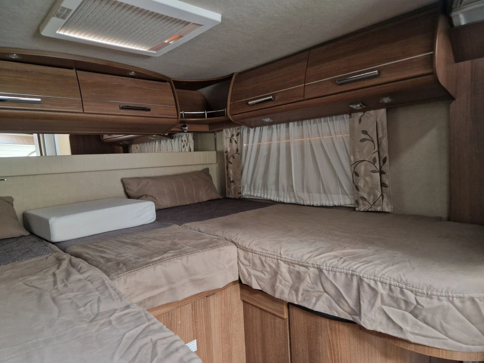 Кемпер Carthago C-Tourer, снимка 11 - Каравани и кемпери - 56528457