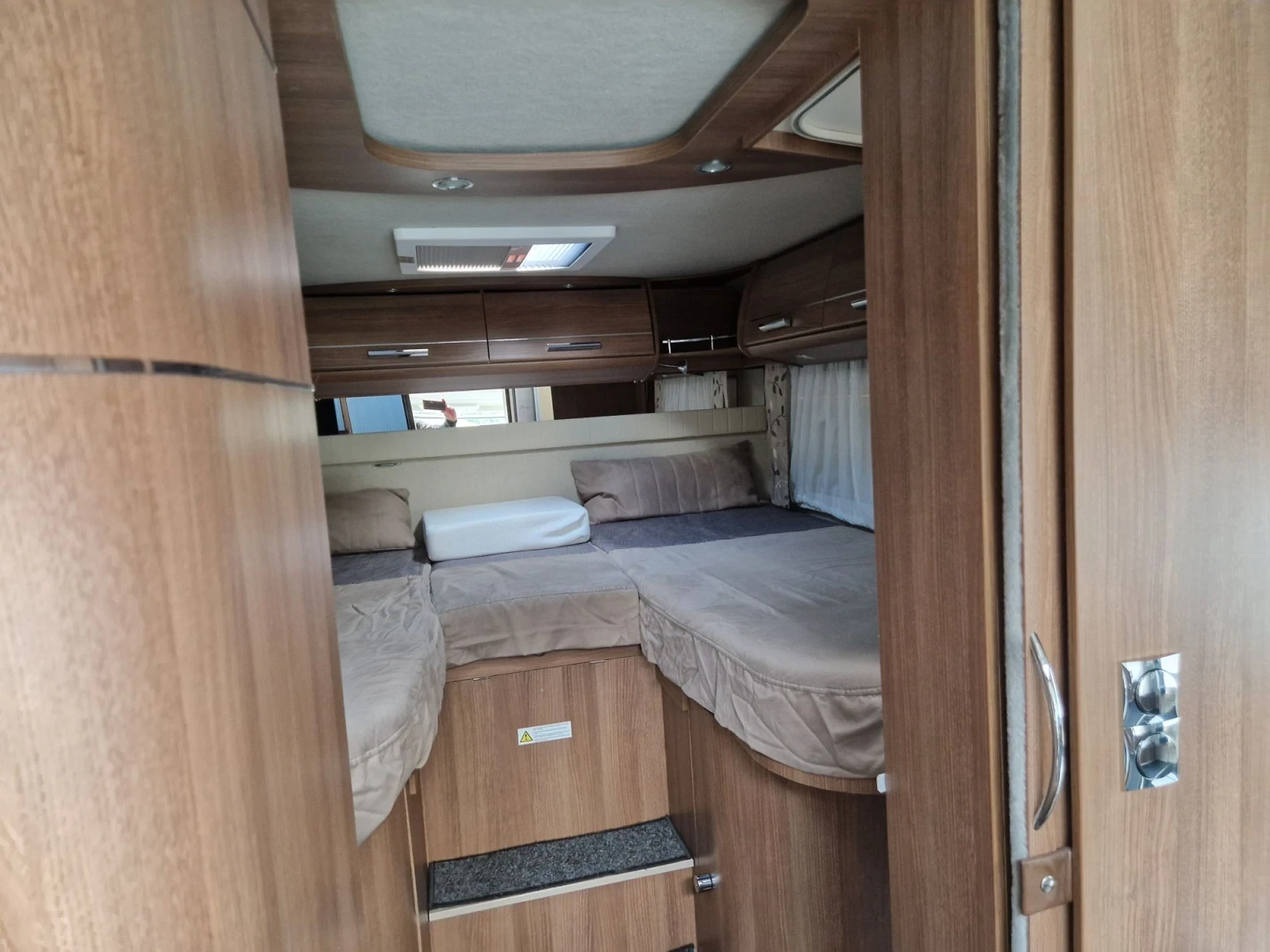 Кемпер Carthago C-Tourer, снимка 9 - Каравани и кемпери - 56528457