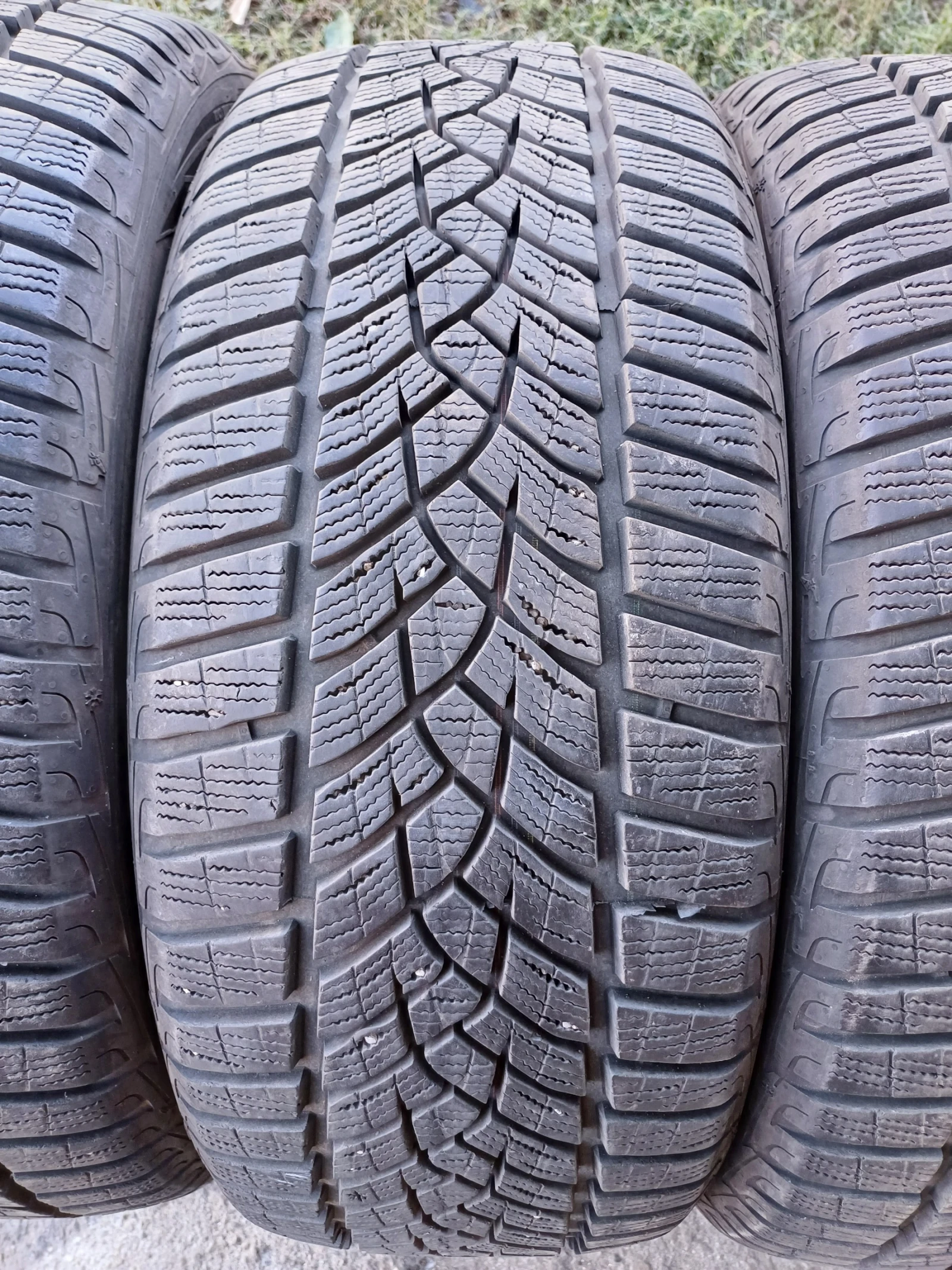 ���� 225/45R18 | Mobile.bg � ����������� 4