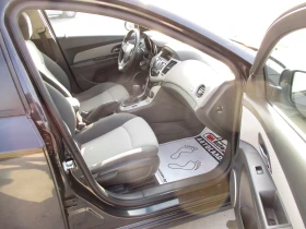 Chevrolet Cruze 1.6/ГАЗ-БЕНЗИН/112кс./КАТО НОВА, снимка 13