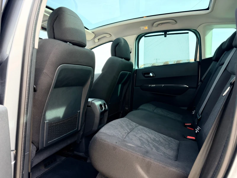 Peugeot 3008 1.6hdi 112k* Head Up * Panorama* UNIKAT* , снимка 8 - Автомобили и джипове - 37821935