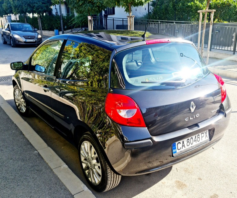 Renault Clio 3 1.4i 16v КЛИМА, снимка 2 - Автомобили и джипове - 46359792
