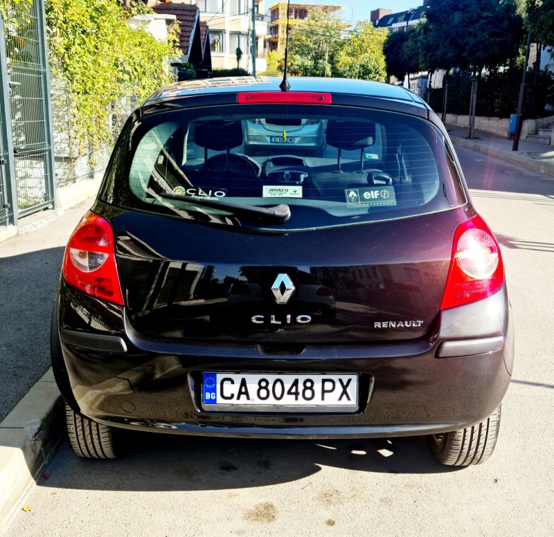 Renault Clio 3 1.4i 16v КЛИМА, снимка 3 - Автомобили и джипове - 46359792