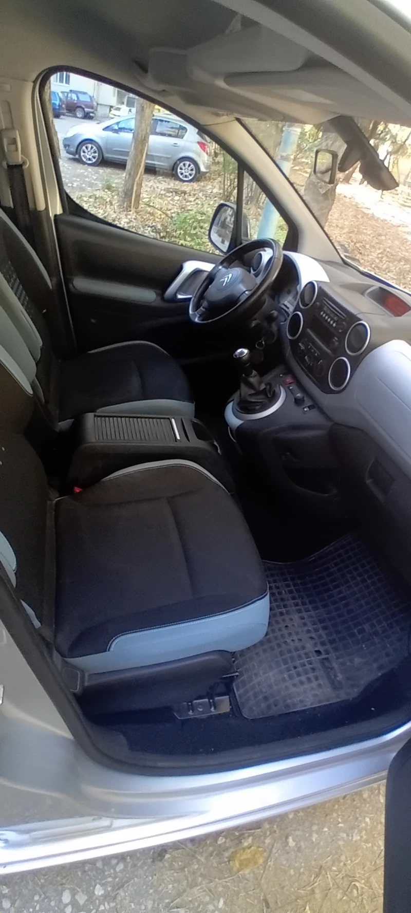 Citroen Berlingo 1.6 hdi multispace, снимка 11 - Автомобили и джипове - 47735086