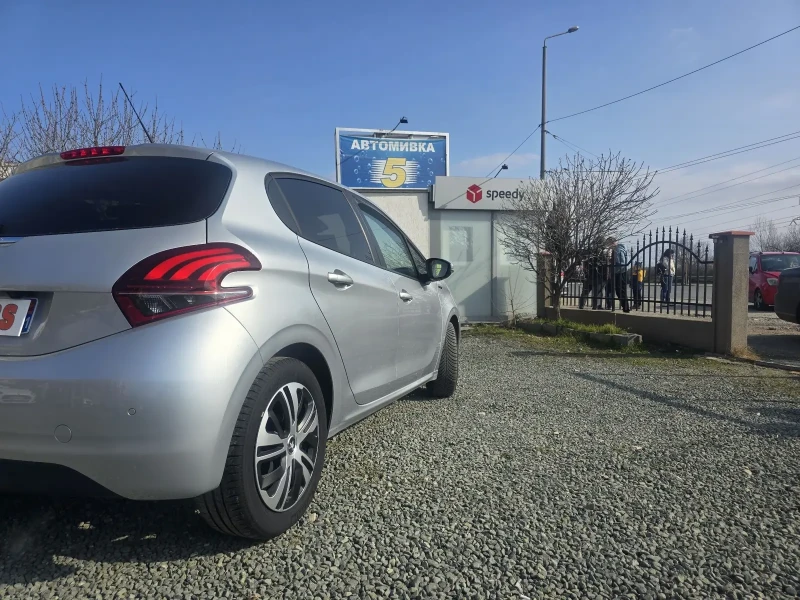 Peugeot 208, снимка 6 - Автомобили и джипове - 49379114